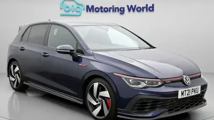 Second-hand VW Golf VIII GTI 300 CP (220 kW) 2024 Hatchback