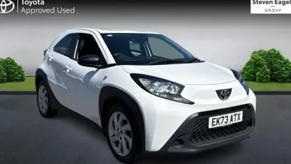 Used Toyota Aygo X PURE 72 HP (52 kW) 2023 White SUV