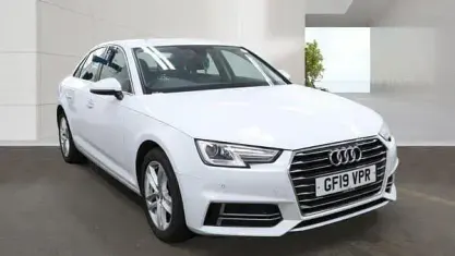 Used Audi A4 Comfort 150 HP (110 kW) 2019 White Sedan