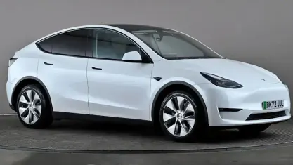 Used Tesla Model Y Long Range AWD 378 kW (514 HP) 2022 White SUV