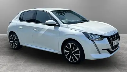 Used Peugeot 208 Allure Premium 102 HP (75 kW) 2020 White Hatchback