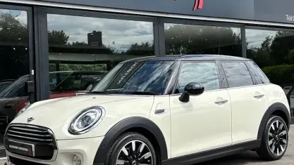 Usado Mini Cooper Exclusive 136 CV (100 kW) 2019 Blanco Utilitario