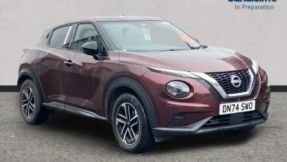 Used Nissan Juke N-Connecta 114 HP (83 kW) 2024 Red SUV