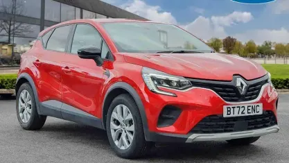 Second-hand Renault Captur Iconic 143 CP (105 kW) 2022 Roșu SUV