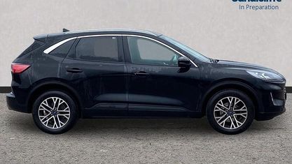 Usado Ford Kuga Titanium 150 CV (110 kW) 2023 Negro SUV