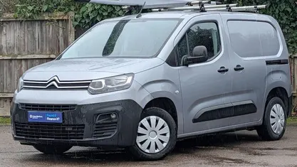 Used Citroën Berlingo Start 76 HP (55 kW) 2020 Grey MPV