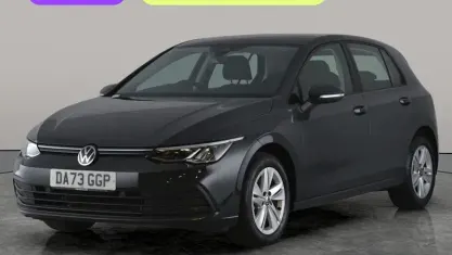 Używany VW Golf VIII Life 131 KM (96 kW) 2023 Szary Hatchback