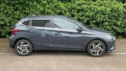 Used Hyundai i20 Premium 101 HP (74 kW) 2025 Aurora grey Hatchback