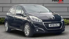Black Used 2018 Peugeot 208 Signature Sky Hatchback | £8,995 (Fair price)