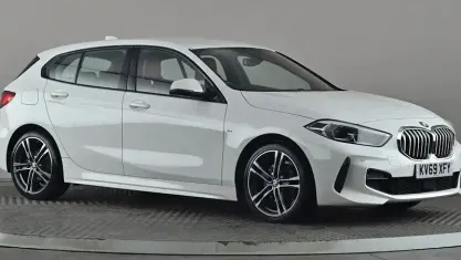 Usado BMW 118 M Sport 140 CV (102 kW) 2020 Blanco Utilitario