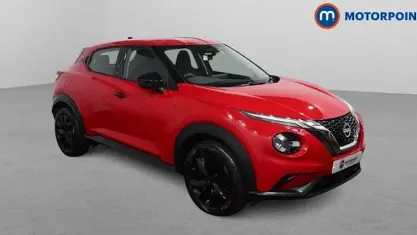 Begagnad Nissan Juke Acenta Premium 114 HK (83 kW) 2025 Röd SUV