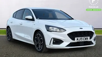 Used Ford Focus ST-Line X 125 HP (91 kW) 2019 White Hatchback