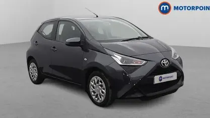Gebraucht Toyota Aygo X-play 72 PS (52 kW) 2019 Grau Kleinwagen