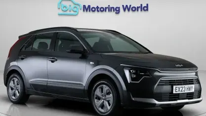 Begagnad Kia Niro 141 HK (103 kW) 2023 Grå SUV