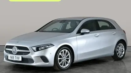 Gebraucht Mercedes A180 Executive 116 PS (85 kW) 2019 Silber Kleinwagen