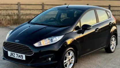 Used Ford Fiesta Zetec 101 HP (74 kW) 2015 Black Hatchback