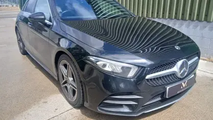 Käytetty Mercedes A200 AMG line 150 HP (110 kW) 2020 Musta Viistoperä