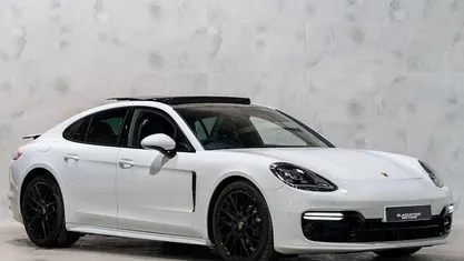 Used Porsche Panamera 330 HP (242 kW) 2017 White Hatchback