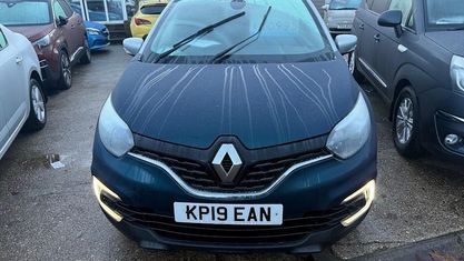Używany Renault Captur Iconic 90 KM (66 kW) 2019 Niebieski SUV