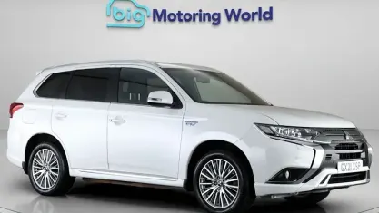 Used Mitsubishi Outlander P-HEV 224 HP (164 kW) 2020 White SUV