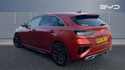 Usado Kia Ceed GT-Line 160 CV (117 kW) 2023 Naranja Utilitario