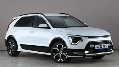 Gebraucht Kia Niro 141 PS (103 kW) 2023 Weiß SUV