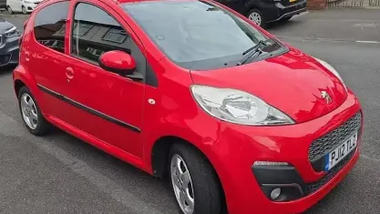 Used Peugeot 107 Allure 68 HP (50 kW) 2012 Red Hatchback