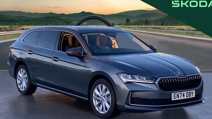 Used 2025 Skoda Superb SE Technology Estate | £27,292 (Fair price)