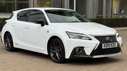 Używany Lexus CT200h Sport Line 136 KM (100 kW) 2019 Biały Hatchback