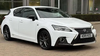 Used Lexus CT200h Sport Line 136 HP (100 kW) 2019 White Hatchback