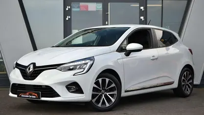 Used Renault Clio V Iconic 101 HP (74 kW) 2020 Hatchback