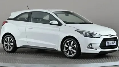 Used Hyundai i20 SE 84 HP (61 kW) 2017 White Hatchback
