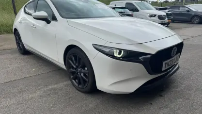 Used Mazda 3 Inclusive 186 HP (136 kW) 2022 White Hatchback