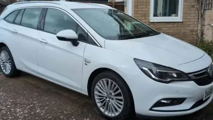Used Vauxhall Astra Elite 150 HP (110 kW) 2019 White Estate