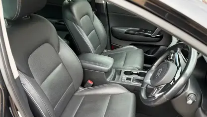 Używany Kia Sportage 136 KM (100 kW) 2021 Czarny SUV