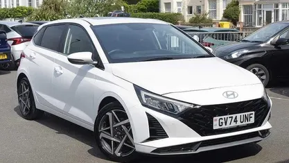 Used Hyundai i20 Ultimate 101 HP (74 kW) 2025 White Hatchback