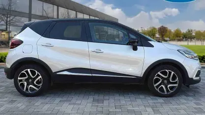 Usado Renault Captur Dynamique 90 CV (66 kW) 2018 Negro SUV