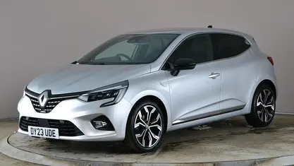 Used Renault Clio V Techno 90 HP (66 kW) 2023 Hatchback
