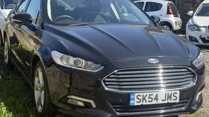 Usado Ford Mondeo Titanium 190 HP (139 kW) 2017 Sedan