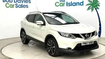 Used 2017 Nissan Qashqai Tekna SUV | £11,200 (Fair price)