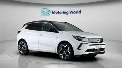 Używany Vauxhall Grandland X Elite 131 KM (96 kW) 2021 Biały SUV