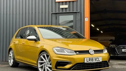 Used VW Golf VII R 310 HP (228 kW) 2018 Hatchback