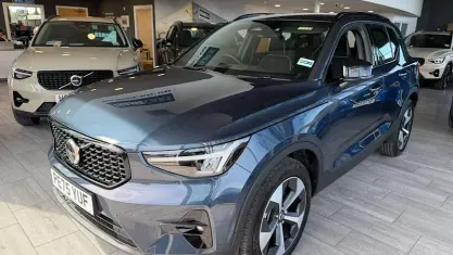 Nowe Volvo XC40 Plus 197 KM (144 kW) 2026 SUV