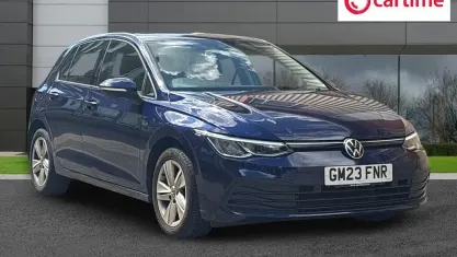Used VW Golf VIII Life 150 HP (110 kW) 2023 Blue Hatchback