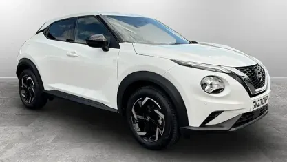 Used Nissan Juke N-Connecta 114 HP (83 kW) 2023 Pearl white SUV