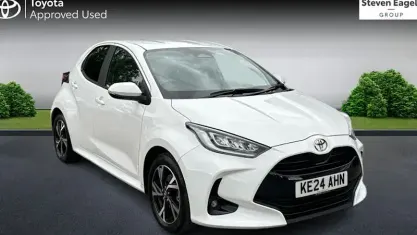 Begagnad Toyota Yaris Hybrid Design 116 HK (85 kW) 2026 Halvkombi