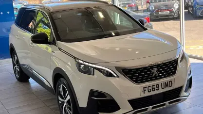 Usado Peugeot 5008 GT-line 131 CV (96 kW) 2020 SUV