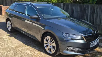 Begagnad Skoda Superb SE L 190 HK (139 kW) 2023 Kombi