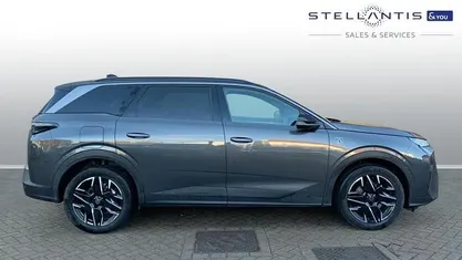 Used 2024 Peugeot 5008 GT MPV | £26,924 (Fair price)