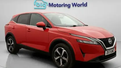 Used Nissan Qashqai N-Connecta 140 HP (102 kW) 2022 Red SUV